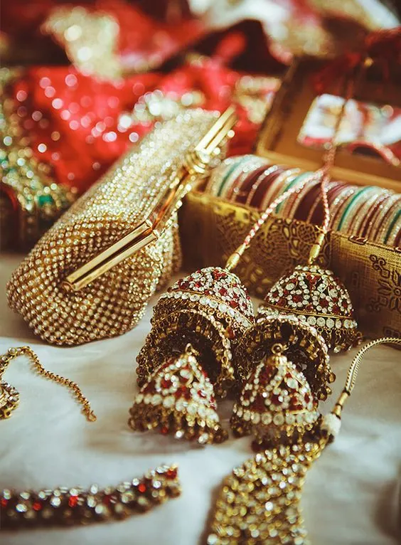 Personalized Bridal Accessories: From Veil To Sandal, As You Like