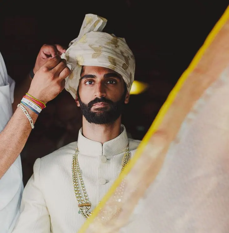 How to style safas for weddings