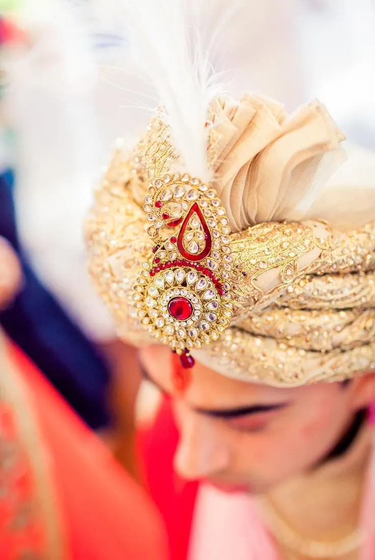 Accessorizing Safas